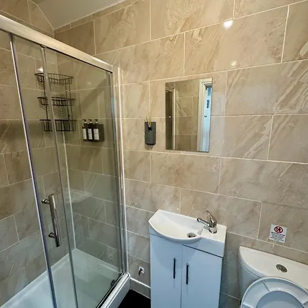 Apartment Spacious Flat Wifi Parking *